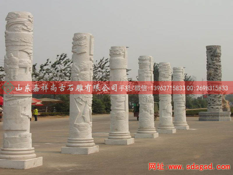 广场柱雕刻